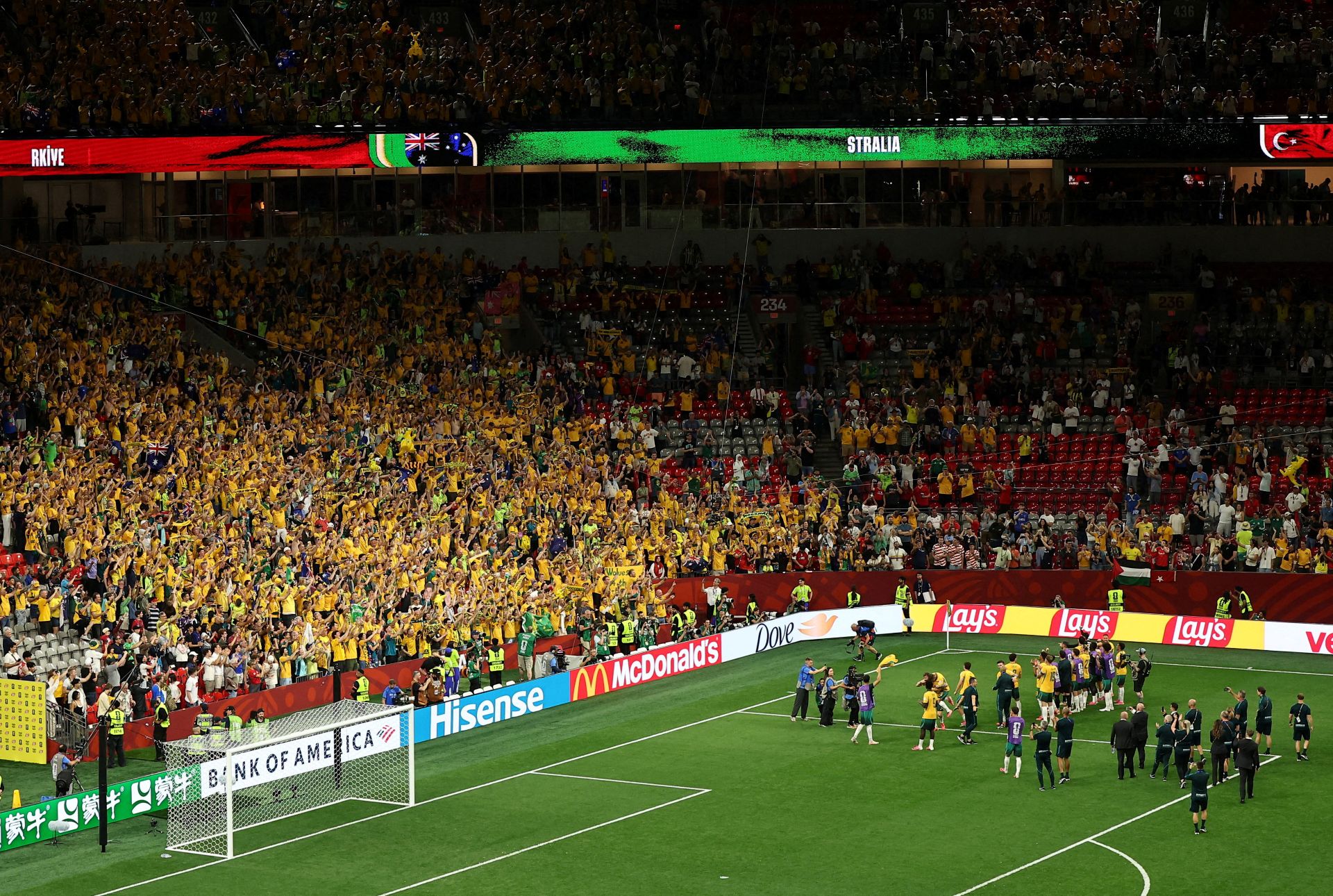 Austrália cria menos, mas é mais eficaz e derrota a Turquia na estreia pela Copa