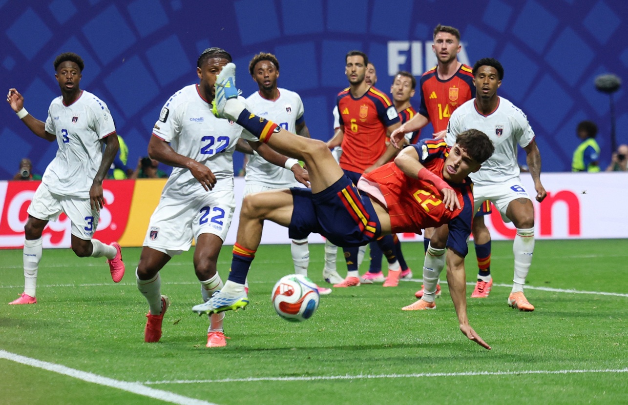 VEJA MELHORES MOMENTOS: Espanha para na retranca de Cabo Verde e não sai do 0