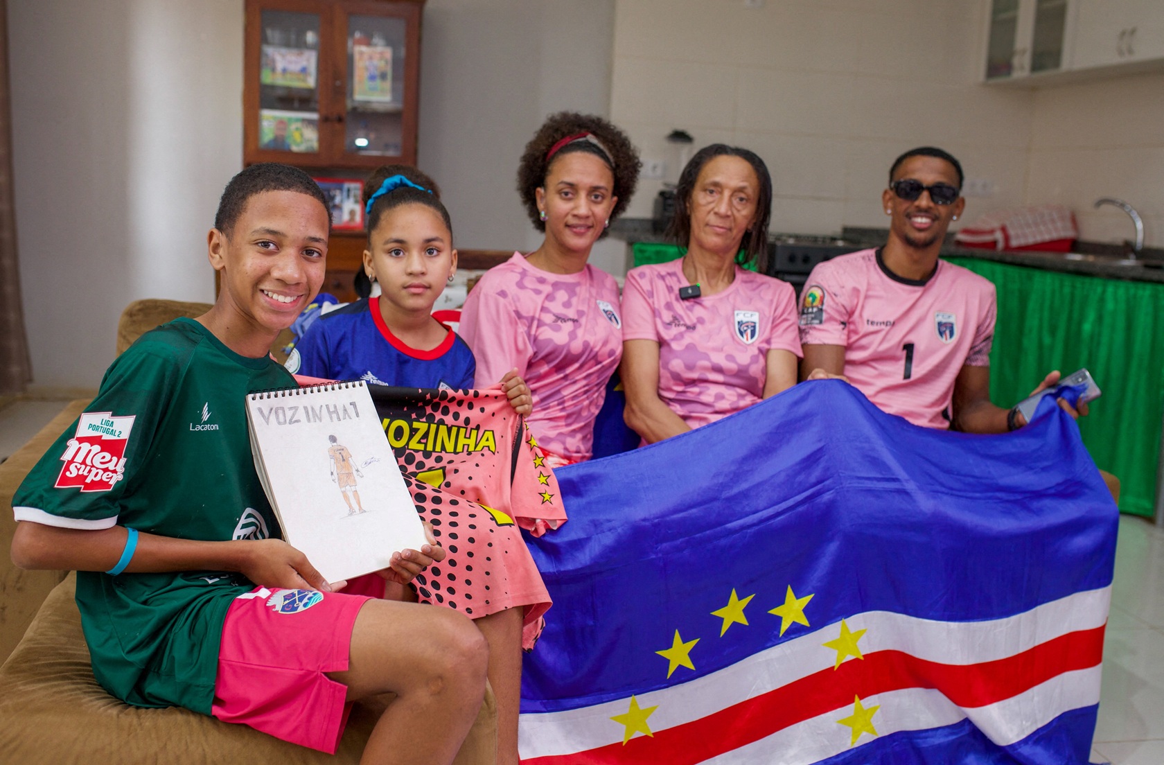 Congressista dos EUA tenta conseguir visto para mãe de Vozinha ir à Copa