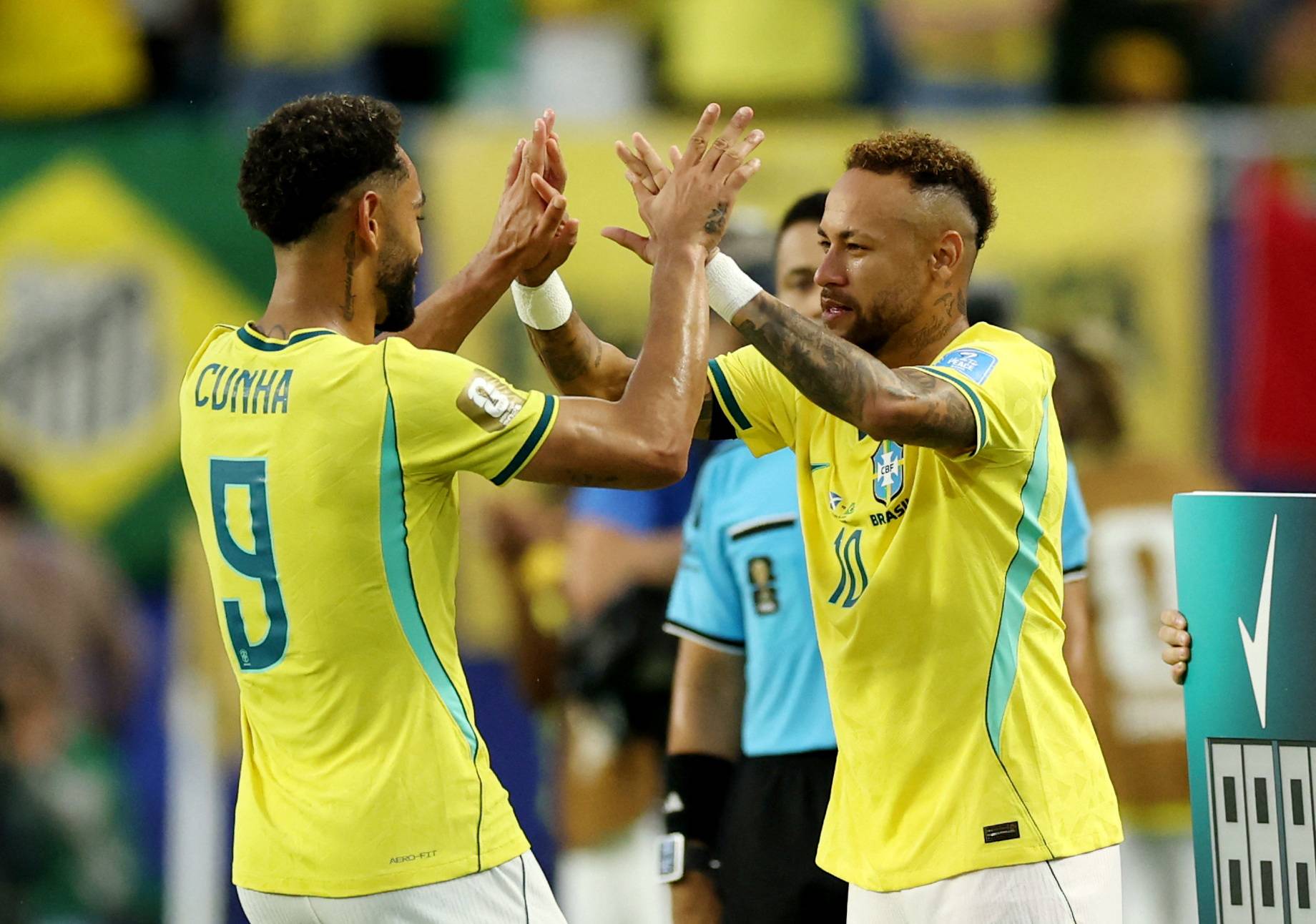 Neymar e Cunha curtem balada em dia de folga da Seleção nos EUA