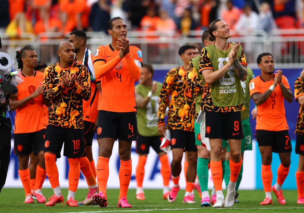 ASSISTA AOS GOLS: Holanda supera Tunísia e pega Marrocos no mata-mata