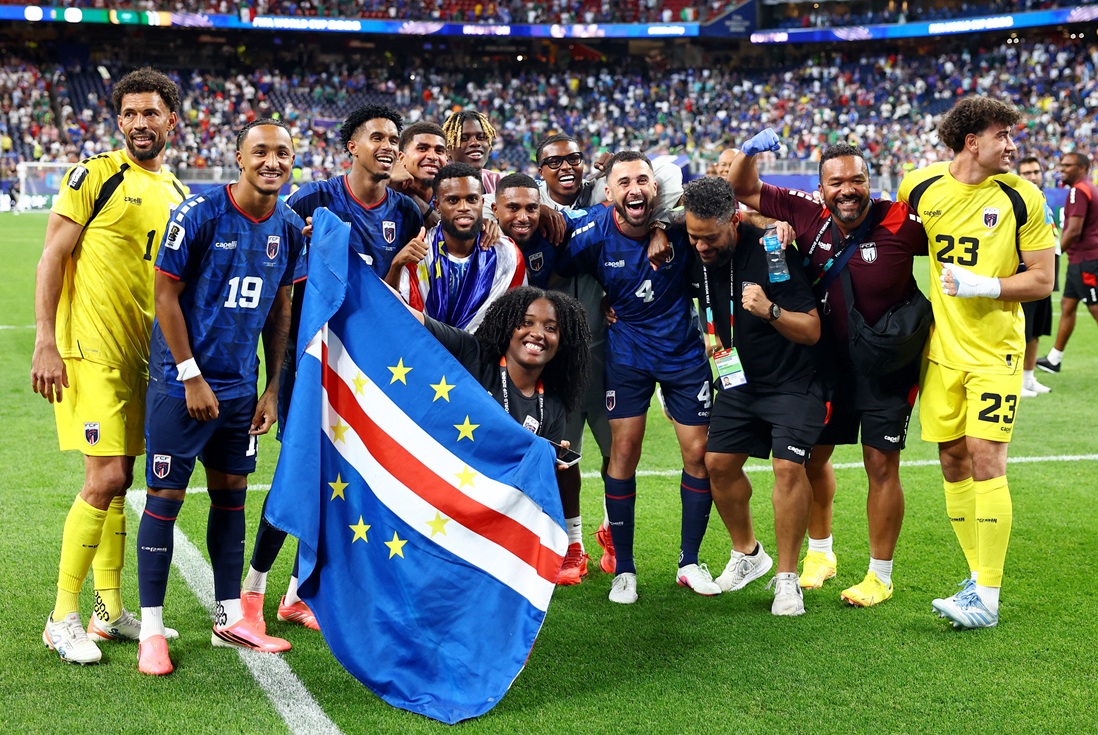 VEJA MELHORES MOMENTOS: Cabo Verde empata e desafiará Argentina no mata-mata