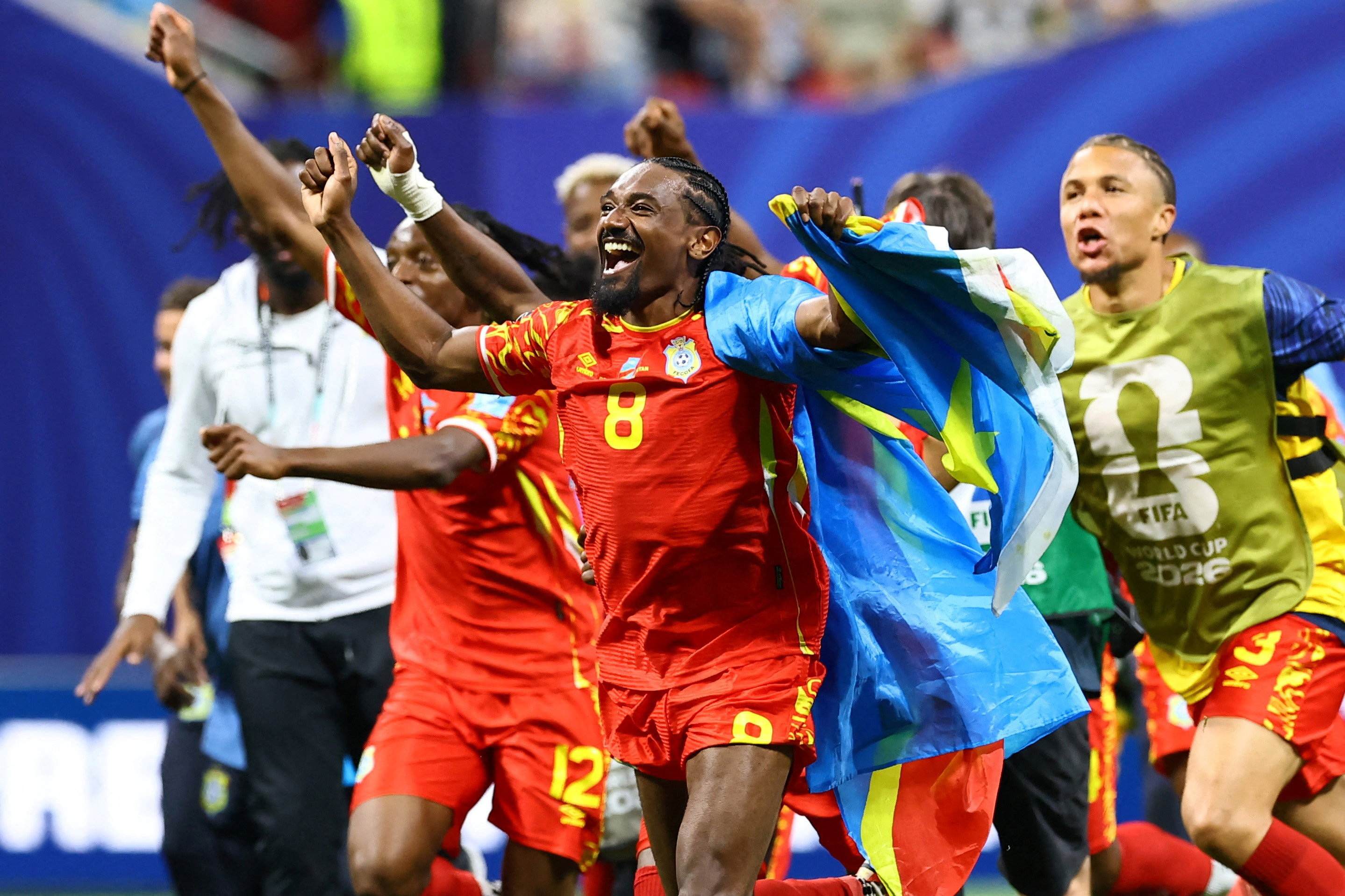 VEJA GOLS: RD Congo vira sobre o Uzbequistão e consegue classificação épica