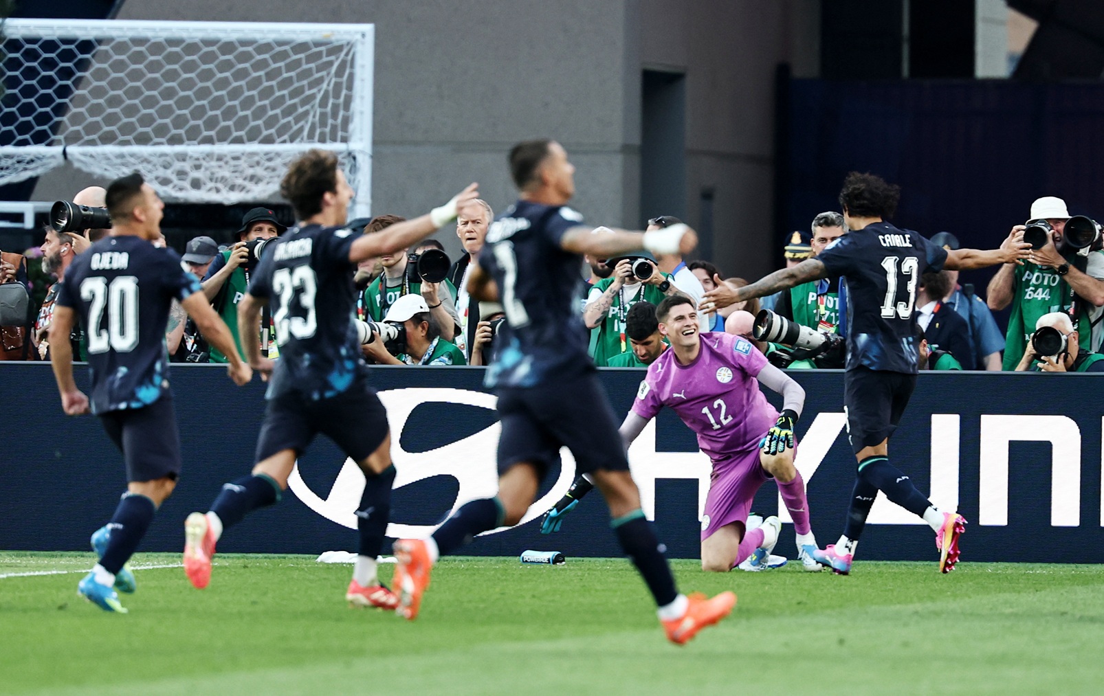 ASSISTA AOS GOLS: Paraguai arma retranca, vence nos pênaltis e elimina Alemanha