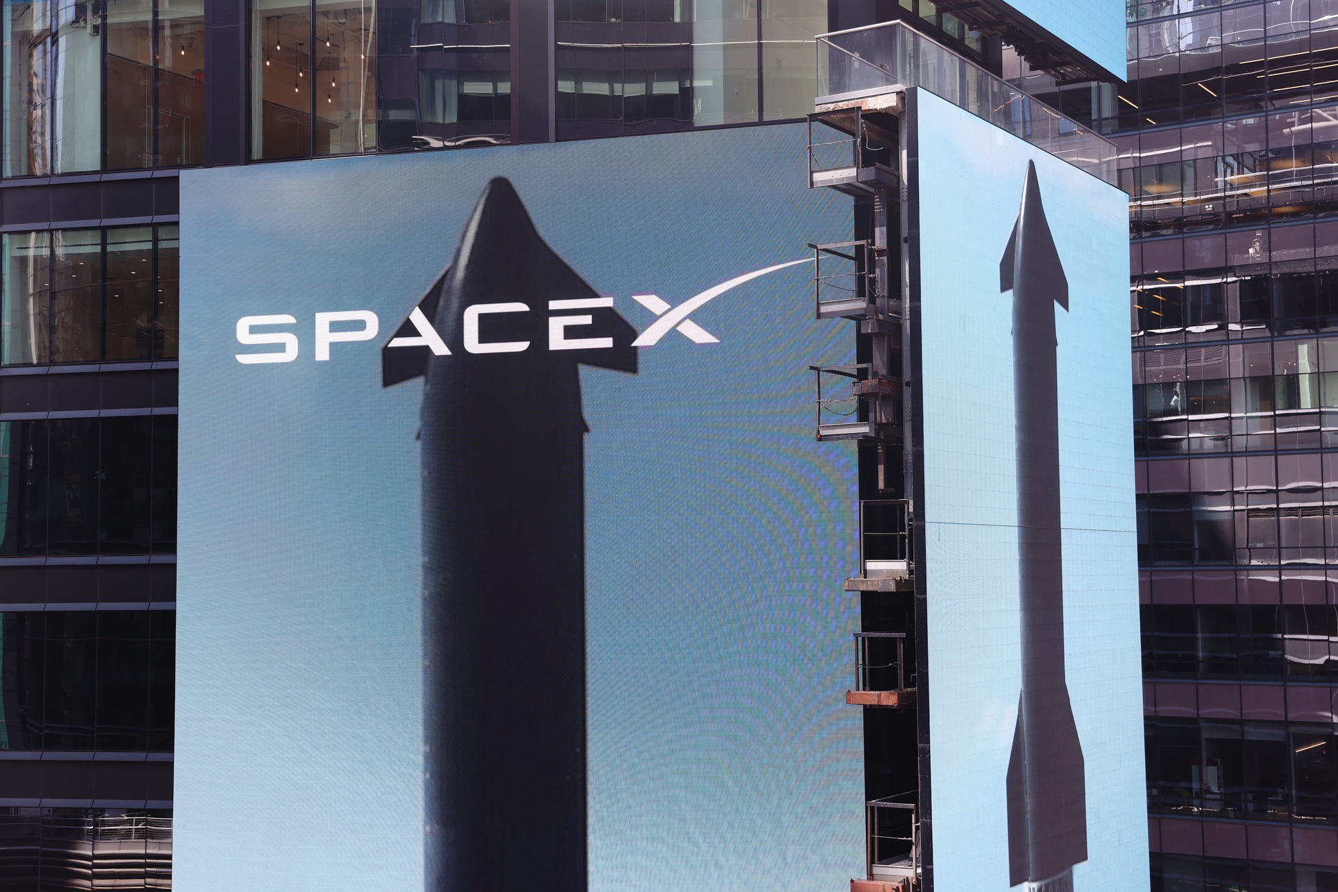 Títulos da SpaceX sofrem perdas expressivas no mercado