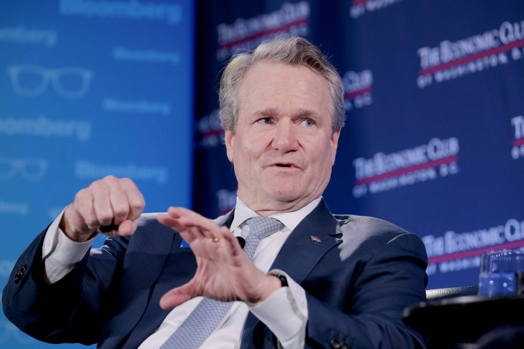 Às 7h, o CEO do Bank of America já leu 5 jornais, todos os e-mails e foi à academia