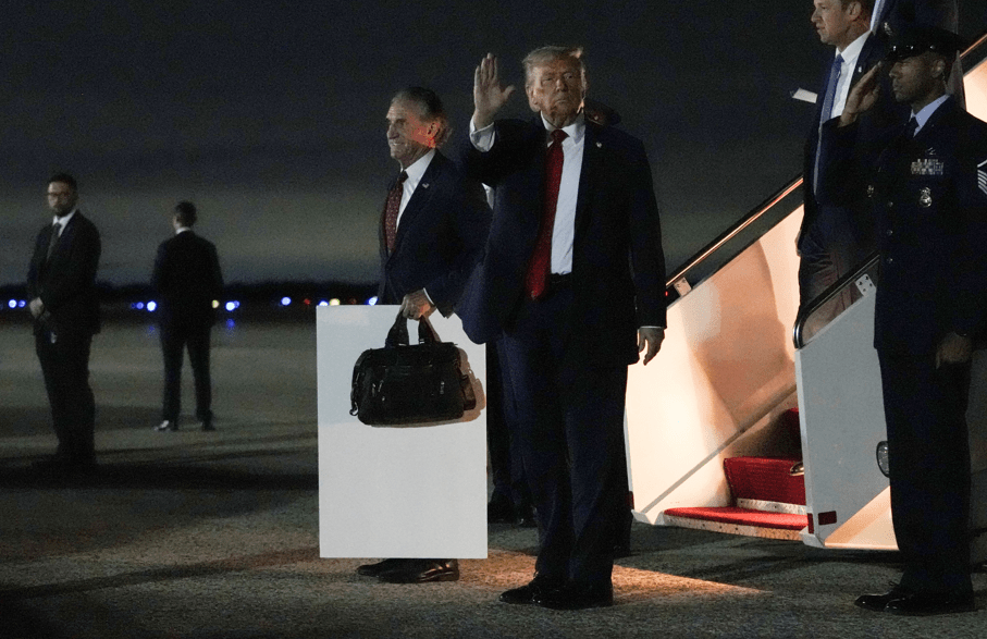 Trump é vaiado no Madison Square Garden antes de j