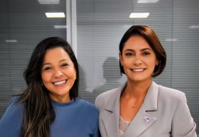Quem é Priscila Costa, vereadora pivô de embate entre Michelle e Flávio Bolsonaro