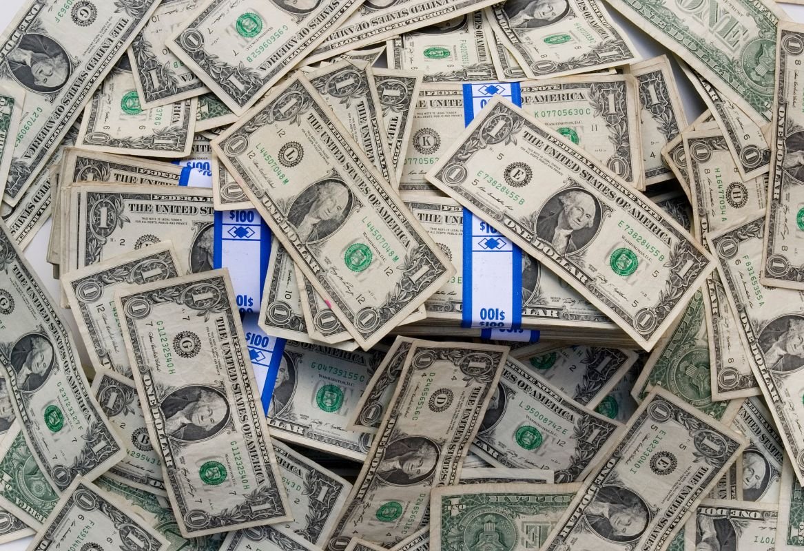 Dólar Volátil e Custos de Viagem: Como Planejar o Fim de 2026