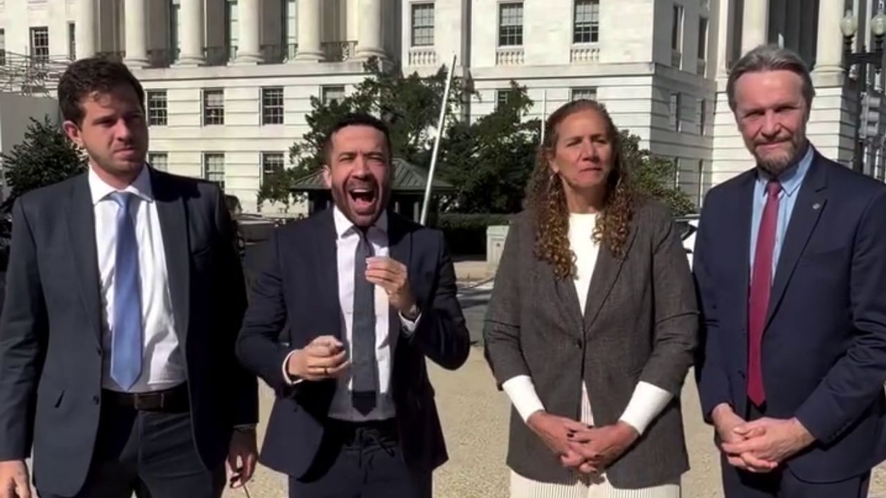 Deputados governistas vão aos Estados Unidos por ajuda contra Flávio, PCC