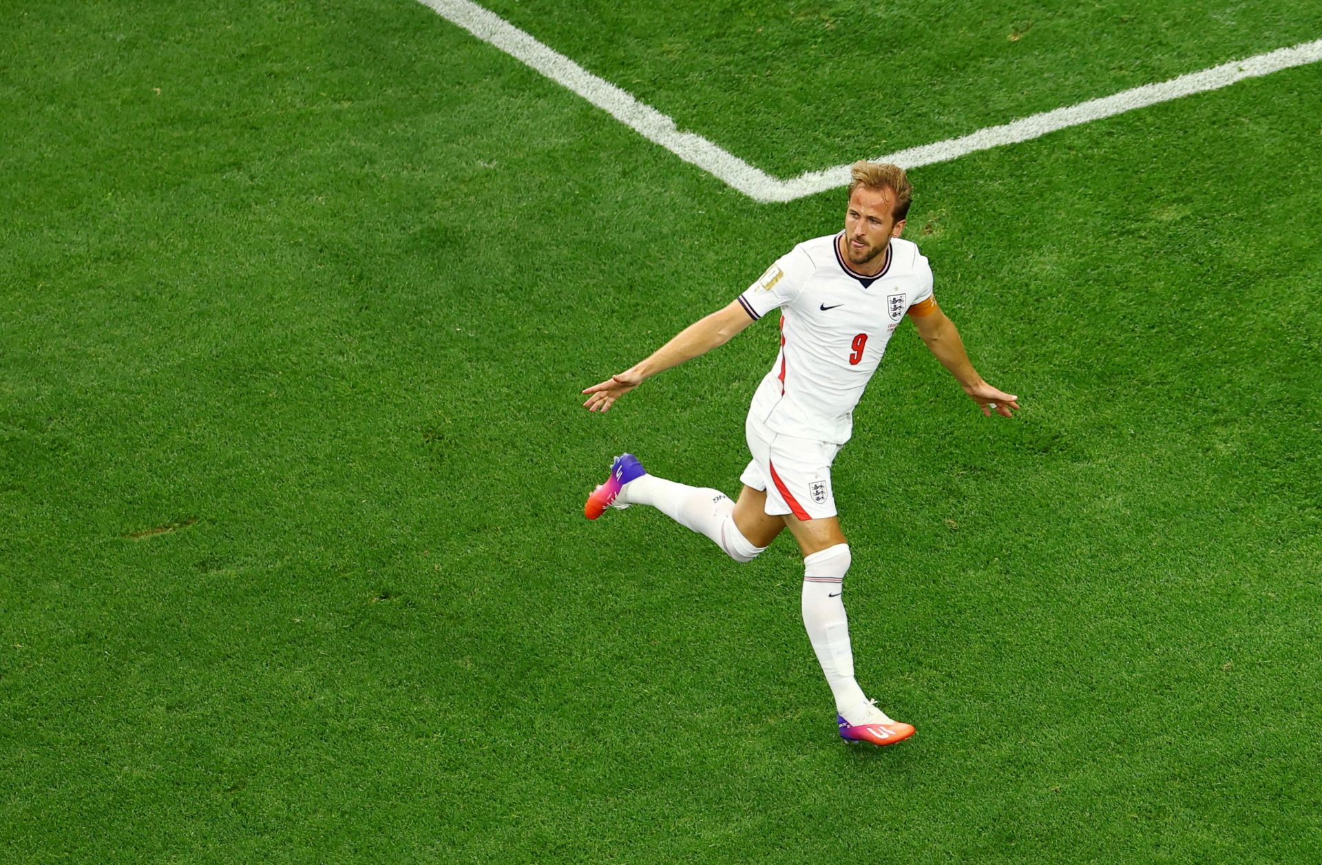 Kane diz que torcida cantando “Wonderwall” está entre melhores momentos