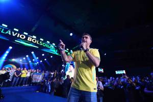 Com “dancinha”, Flávio lança pré-candidatura de André do Prado ao Senado em SP