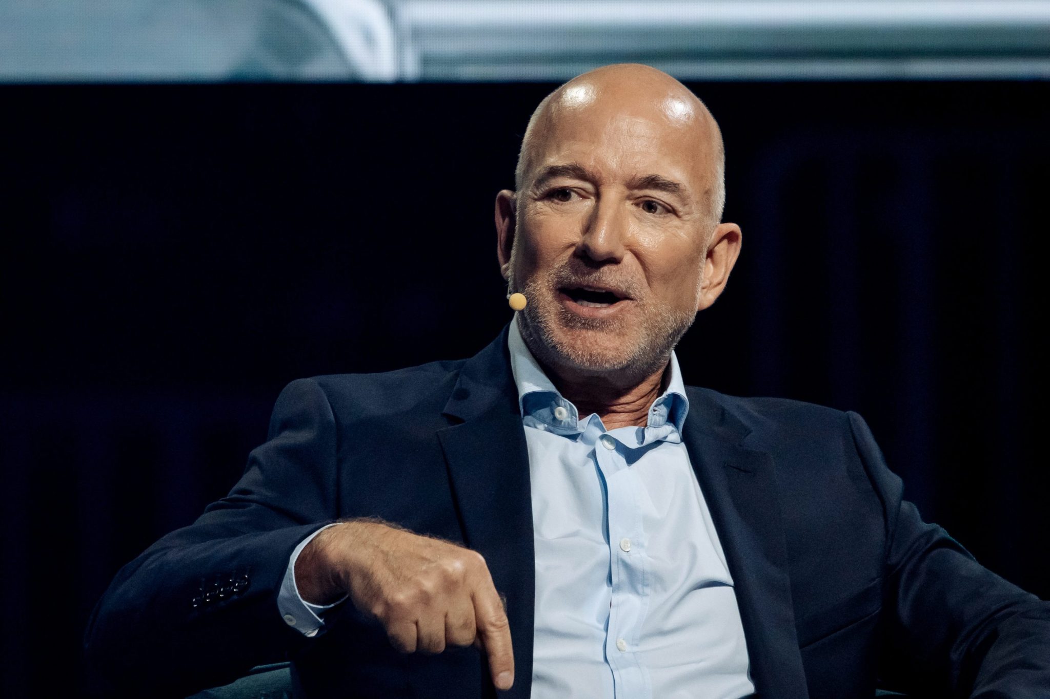 Jeff Bezos se inspira em Warren Buffett e tenta tomar 3 boas decisões por dia