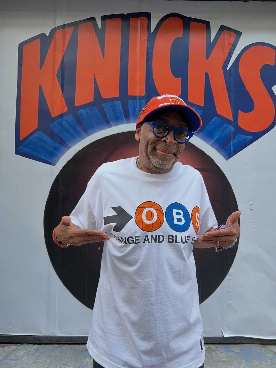 Spike Lee vai a treino da seleção antes da Copa do
