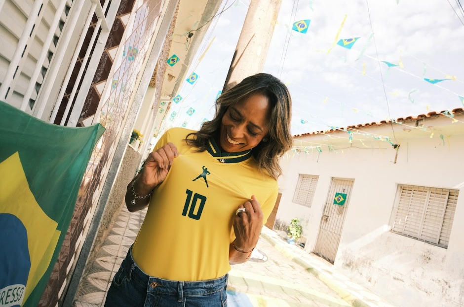 Coleção de Pelé feita por Neymar Pai e Athleta faz sucesso e tem carga extra na Ásia