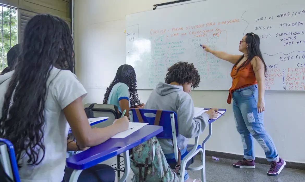 Alunos em sala de aula. Foto: Rafa Neddermeyer/Agência Brasil