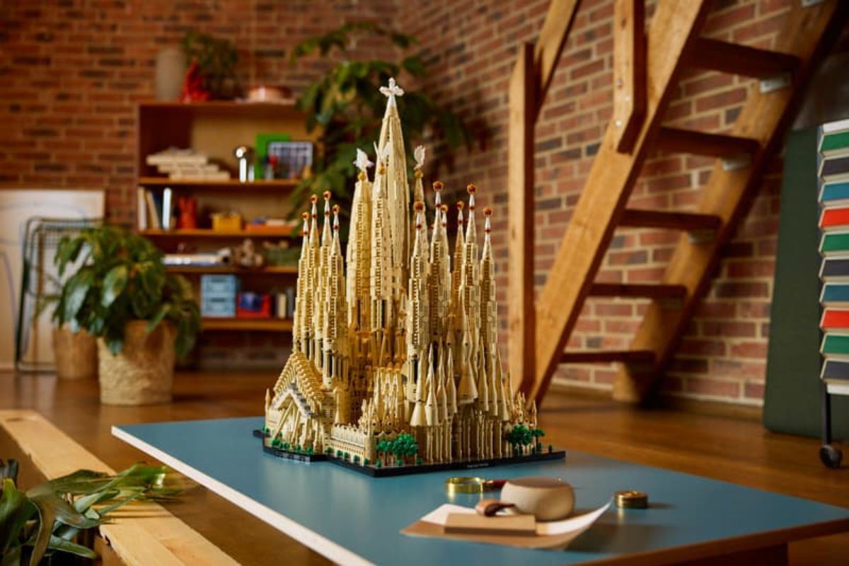 Sagrada Família, a igreja mais alta do mundo, ganha versão de LEGO; veja o preço