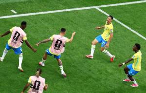 Seleção Brasileira Disputa Vaga nas Quartas da Copa Hoje