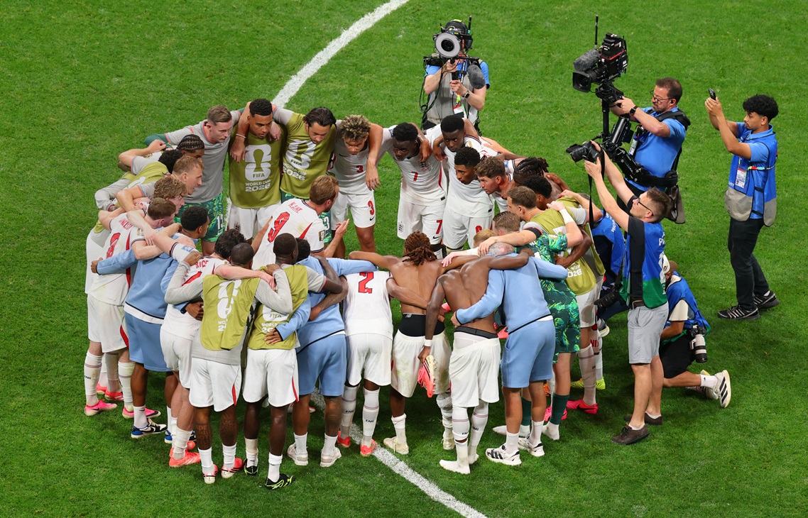 Inglaterra vence e fica no caminho do Brasil em eventual disputa nas quartas