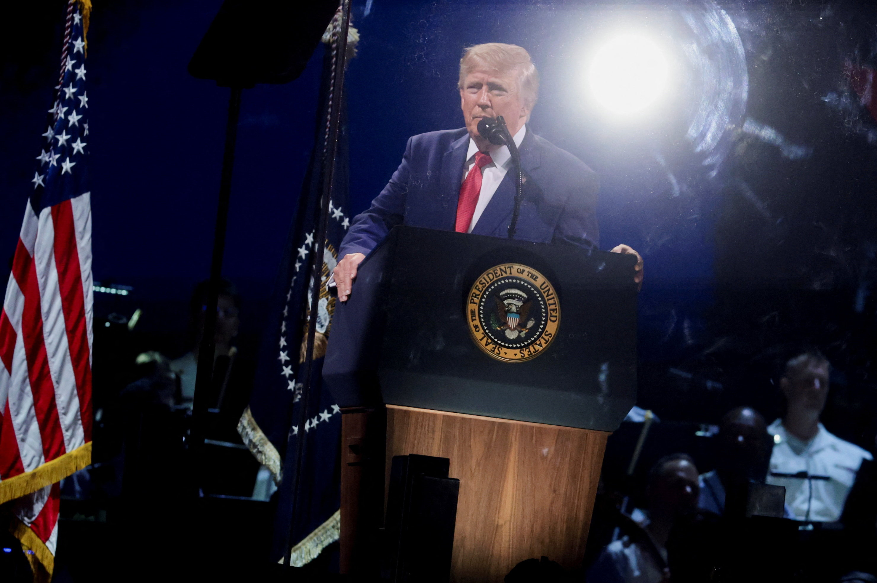 Em discurso, Trump se vangloria de supostamente vencer guerra