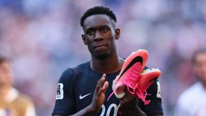 Balogun mantém discrição em campo após polêmica por cartão