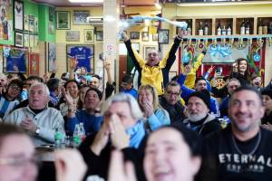Nem a crise segura a Copa: consumo dispara na Argentina em dias de jogo