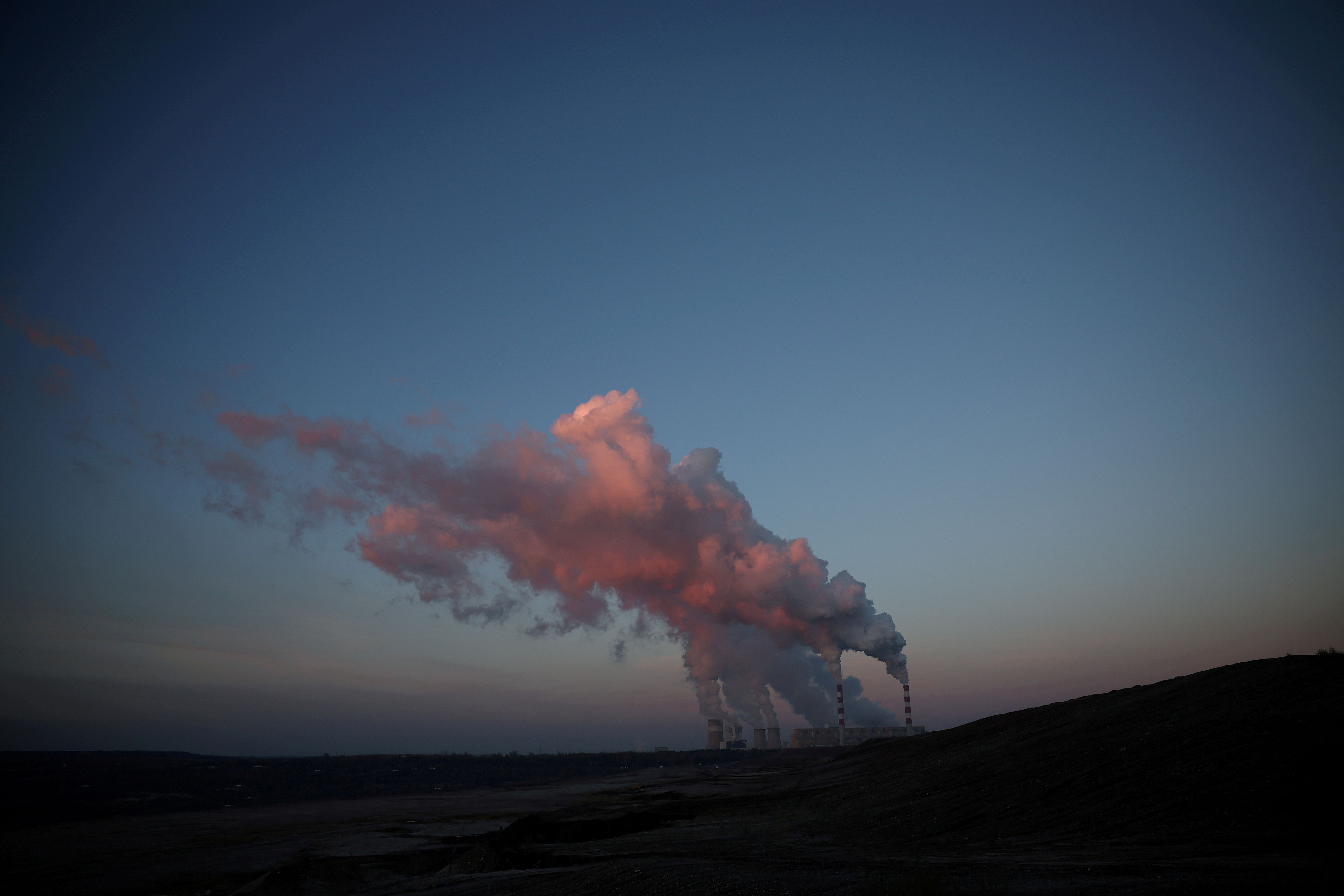 UE planeja dar mais prazo e licenças gratuitas de CO2 para indústrias