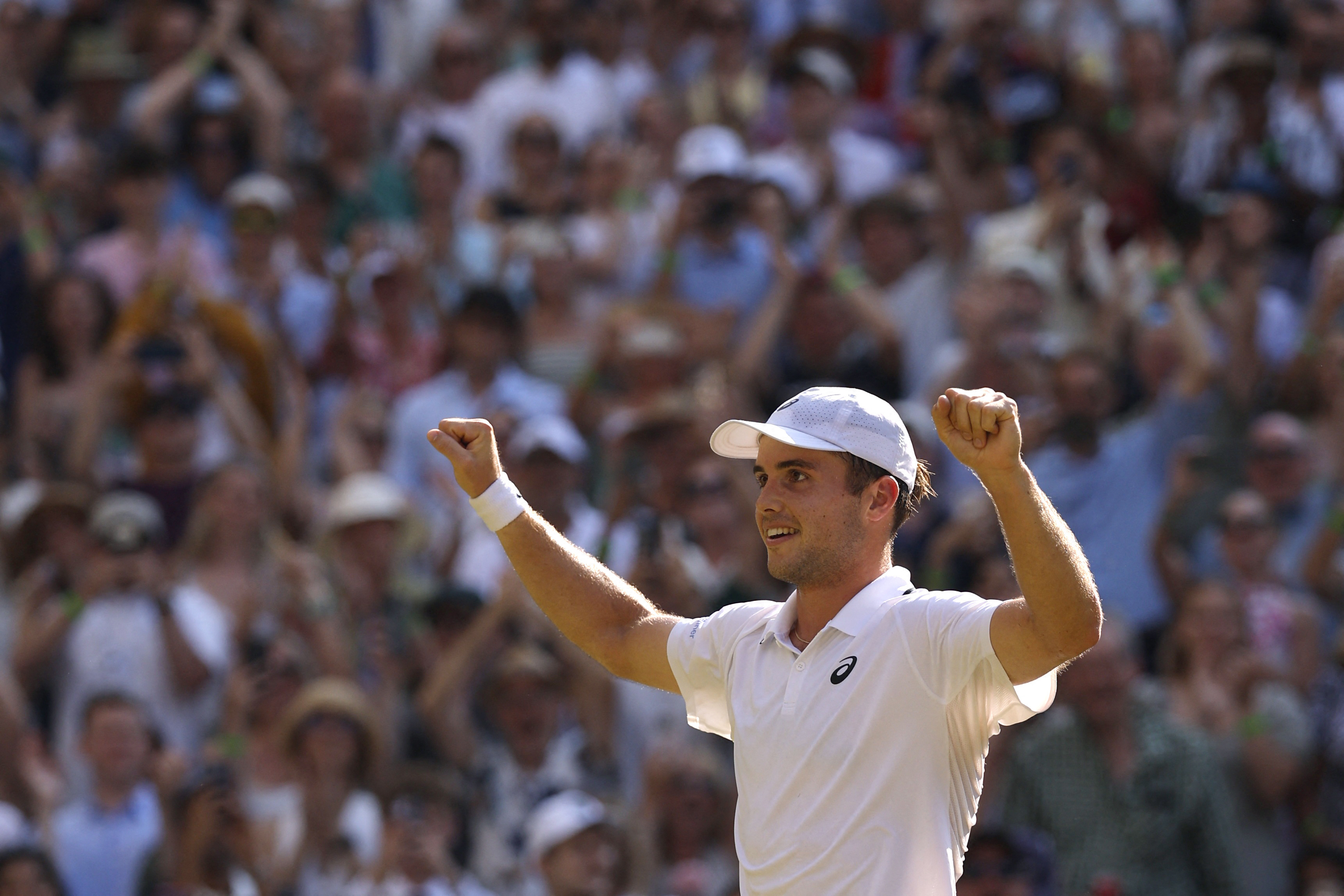 Britânico Arthur Fery comemora após vencer sua partida das quartas de final de Wimbledon contra o italiano Flavio Cobolli
08/07/2026
REUTERS/Andrew Couldridge