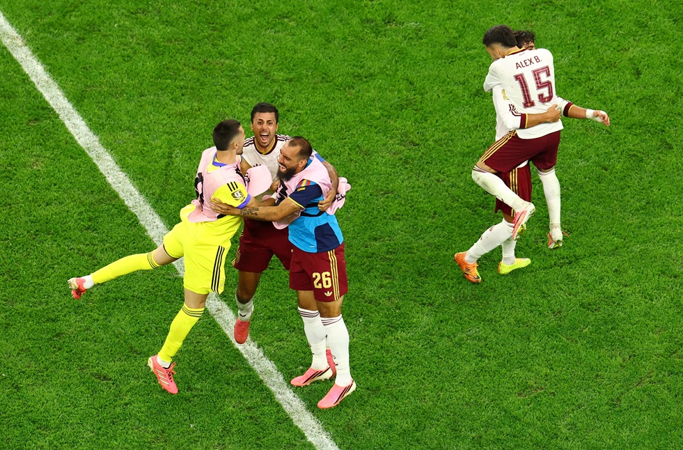 ASSISTA AOS GOLS: Espanha domina, mantém freguesia da França e vai à final