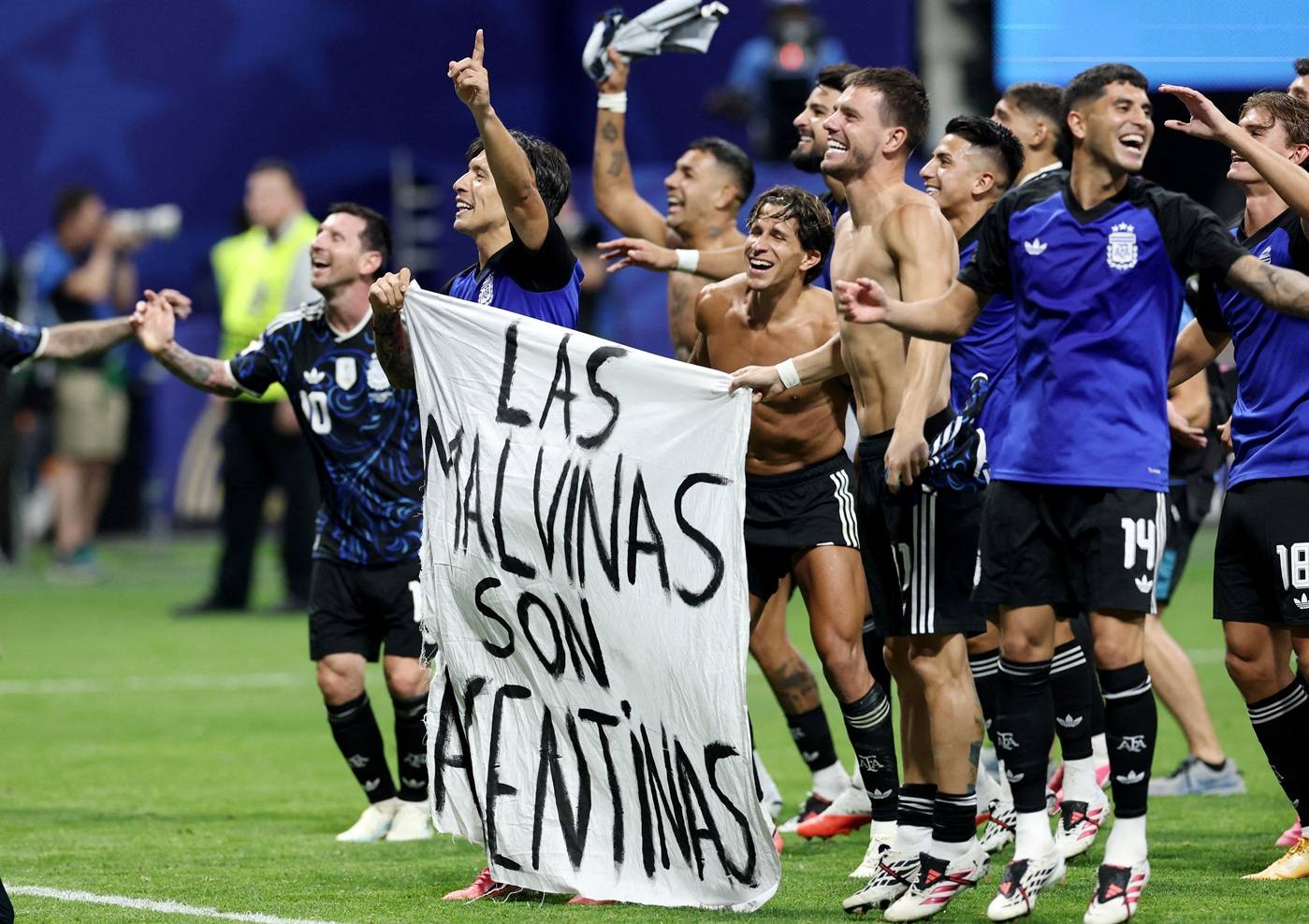 Argentina em risco de punição da Fifa por faixa sobre as Malvinas
