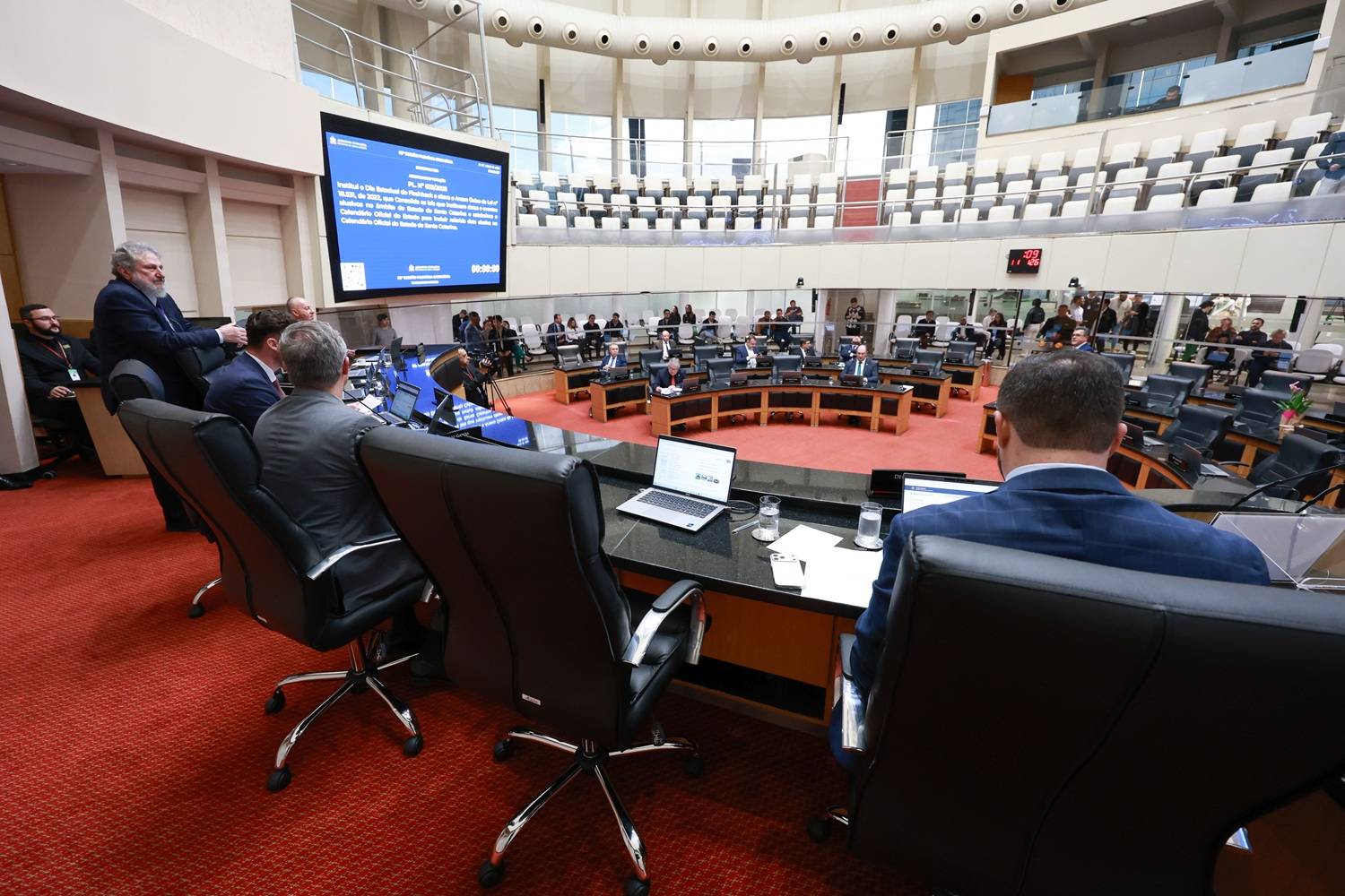 Após ação do STF, projeto em SC prevê cota racial sujeita à renda e teto de vagas