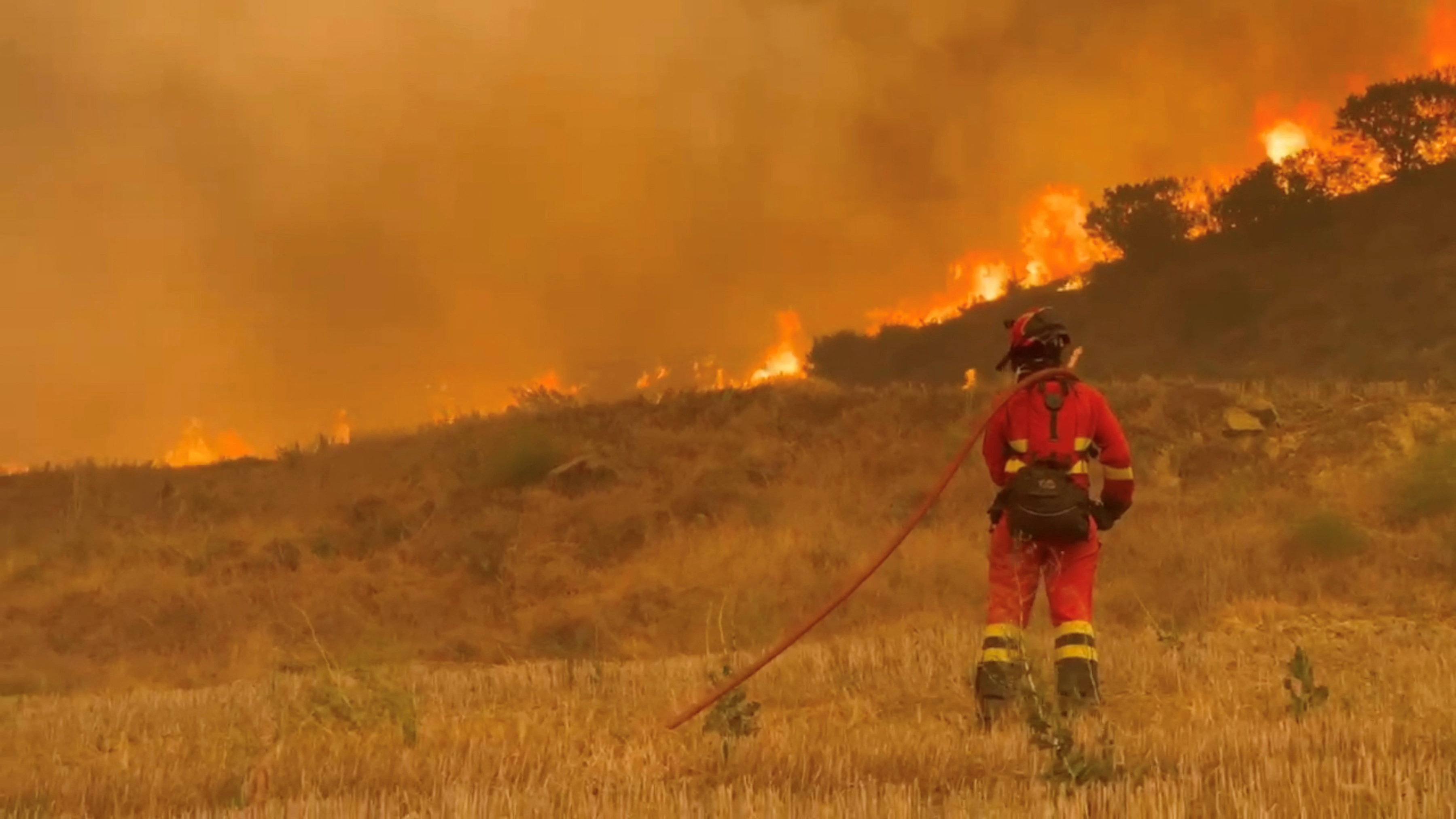Mais de 200 mil pessoas são evacuados por incêndios florestais na França