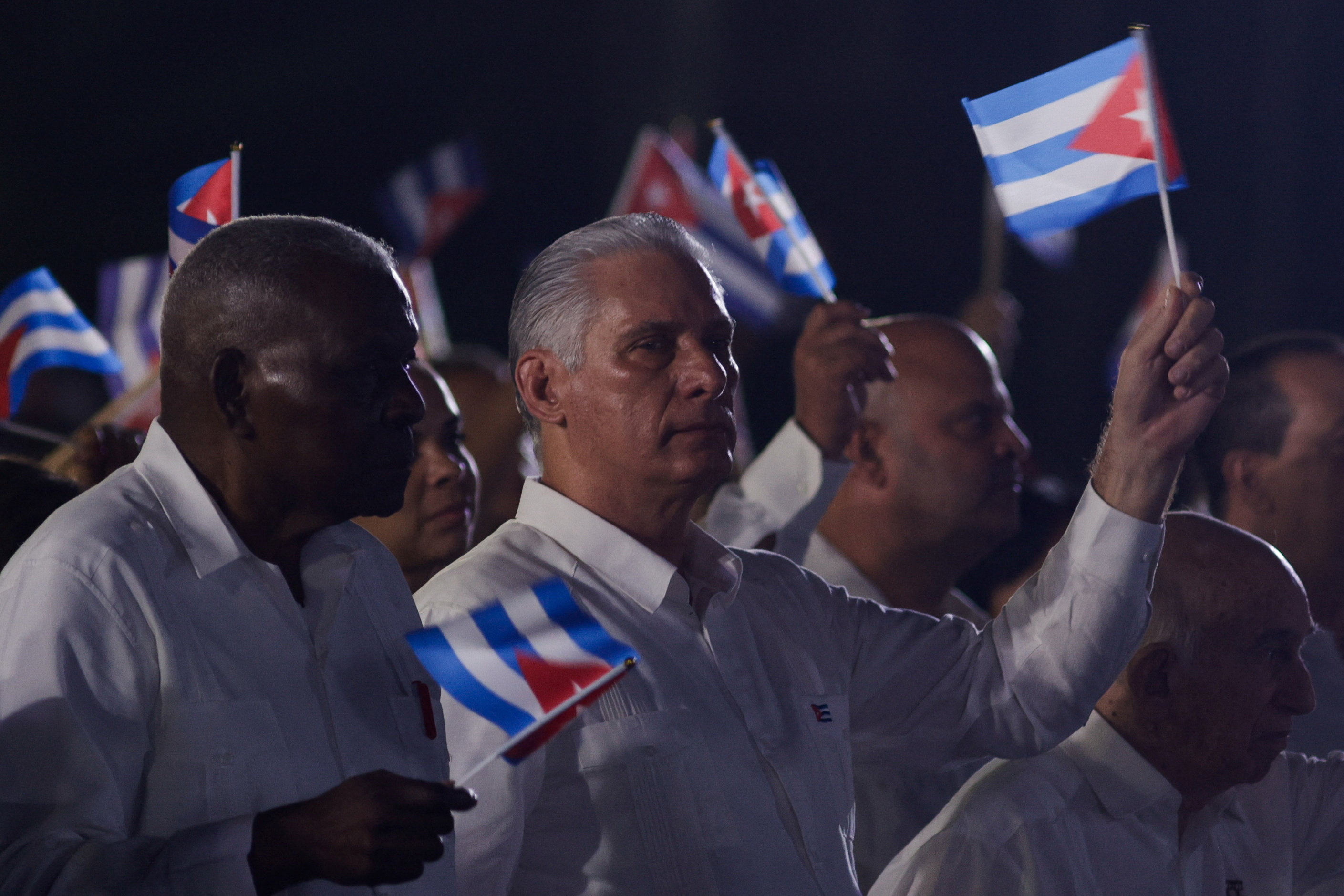 Presidente de Cuba acusa EUA de “genocídio político” no aniversário da revolução