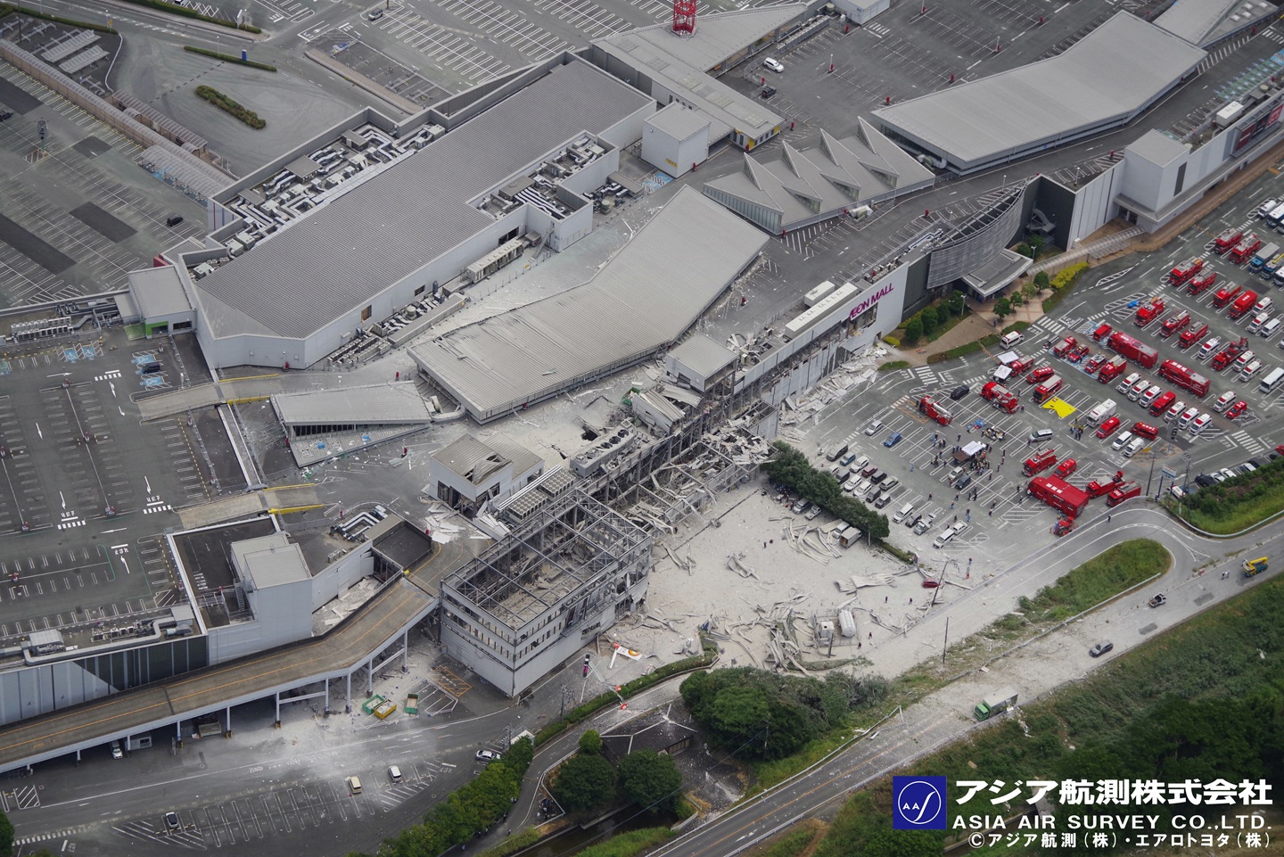 Sobreviventes de terremoto no Japo enfrentam sede e calor | QTU - Notícias