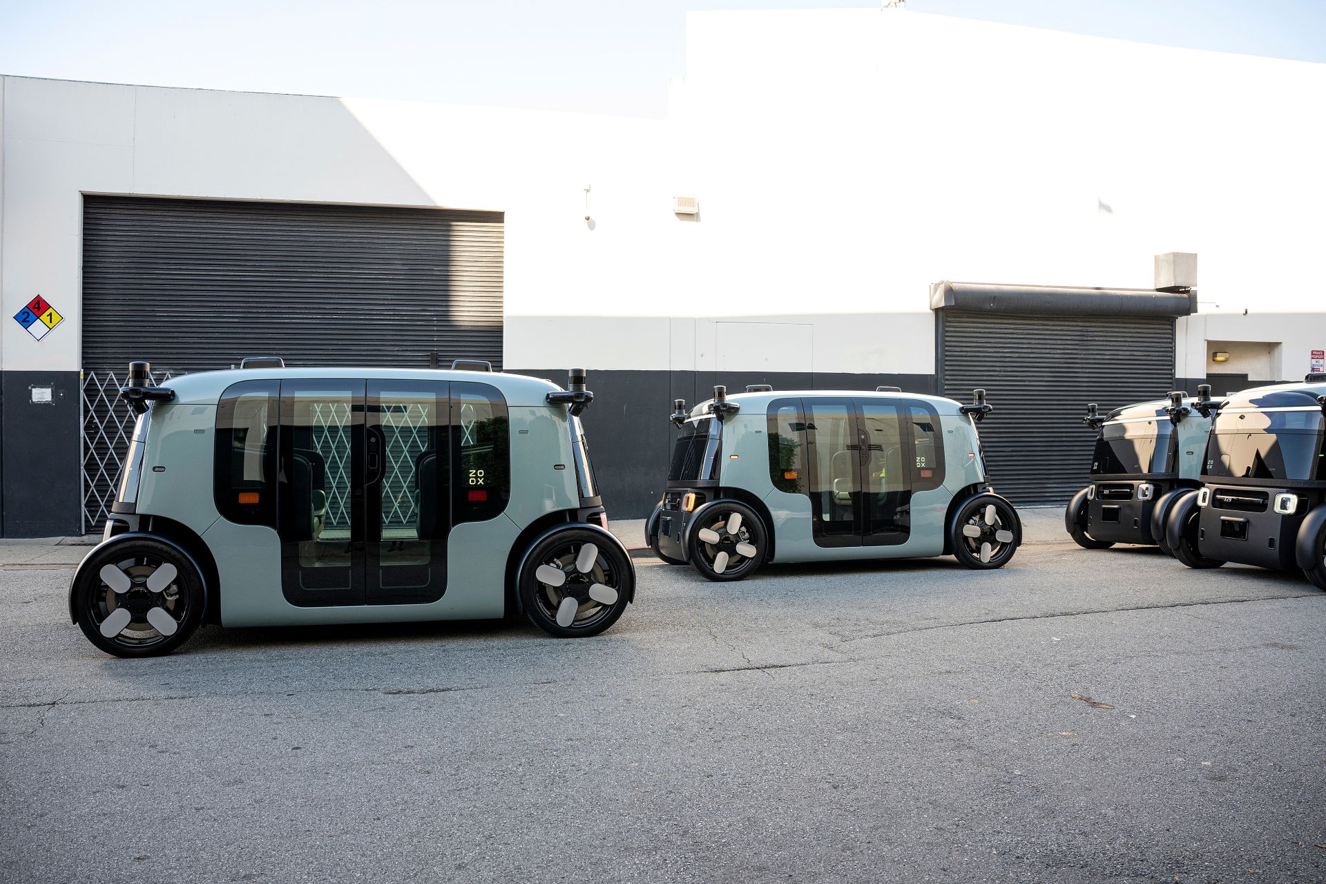 Amazon coloca robotáxi com corridas pagas nas ruas de Vegas — e vai cobrar caro