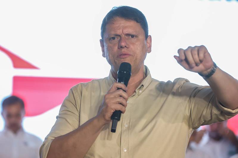 Tarcísio de Freitas realiza a entrega de 296 unidades habitacionais CCA - Cores São Bernardo. Foto: Paulo Guereta/Goerno do Estado SP