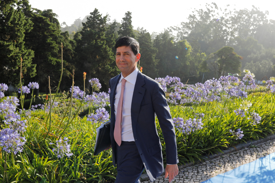 Chair do Federal Reserve, Kevin Warsh, chega para a sessão da manhã no Fórum do BCE,em Sintra, Portugal