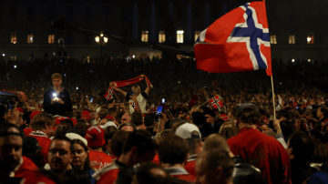 Torcedores da Noruega se reúnem após a partida 11 de julho de 2026