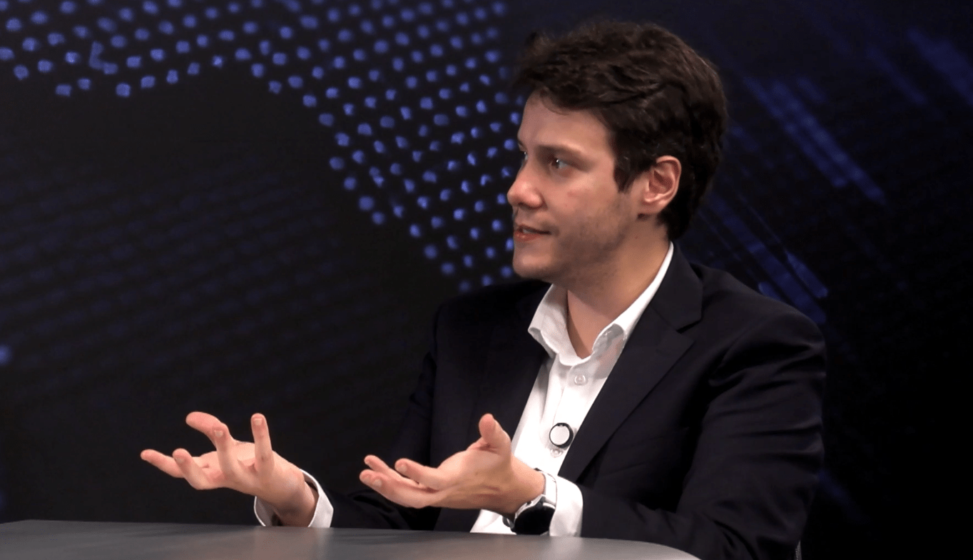 A esquerda fala demais? Estudo aponta estratégia que favorece a direita nas redes