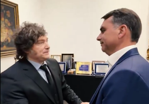 Javier Milei e Flávio Bolsonaro