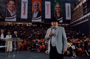 Lula usa convenção de Haddad para mandar recado: “não meta dedo nas nossas eleições”