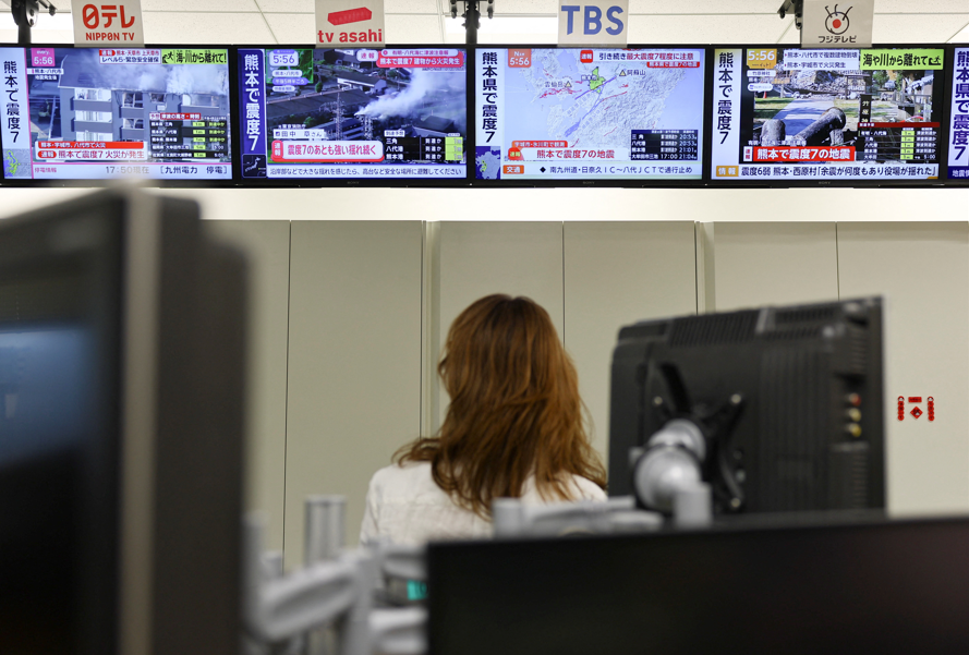 Grande terremoto no sul do Japão causa falta de energia e interrompe transporte
