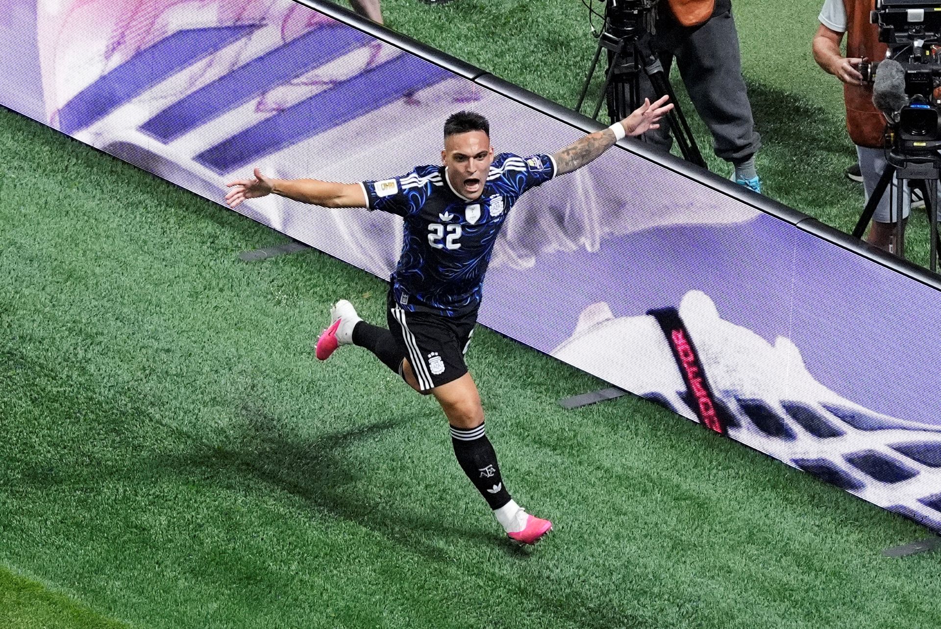 Lautaro chora, destaca família e revela sonho com gol decisivo: “Disse que ia marcar”