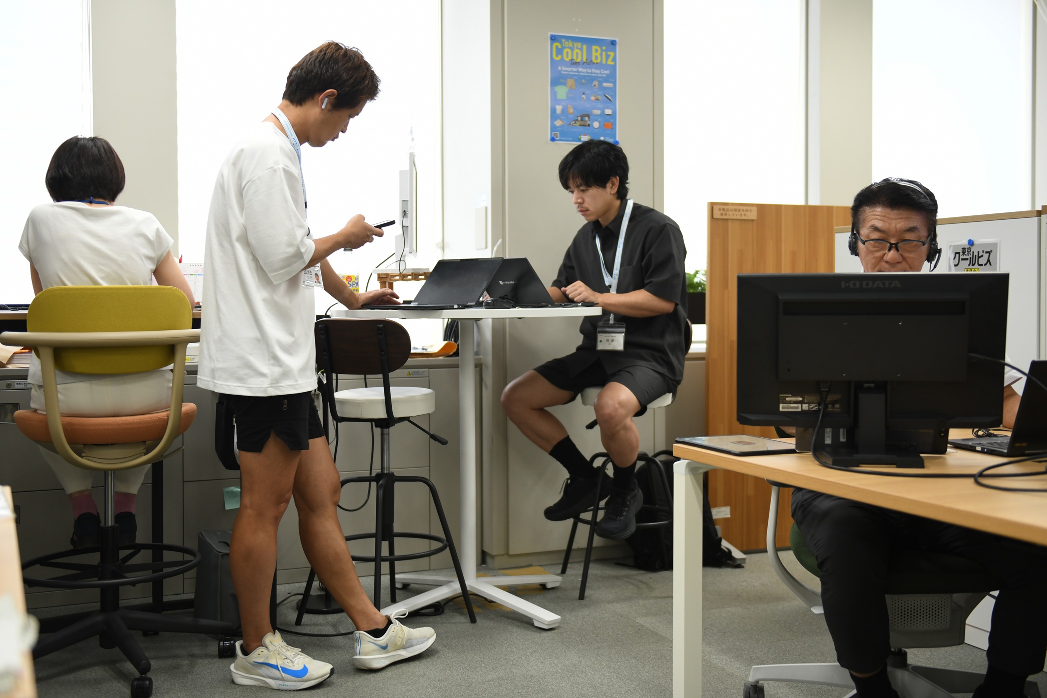 Nova política para uso de shorts nos escritórios gera debate acalorado no Japão