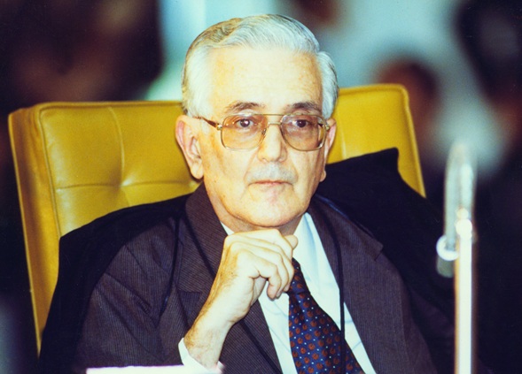 Morre Octavio Gallotti, ex-presidente do STF, aos 95 anos