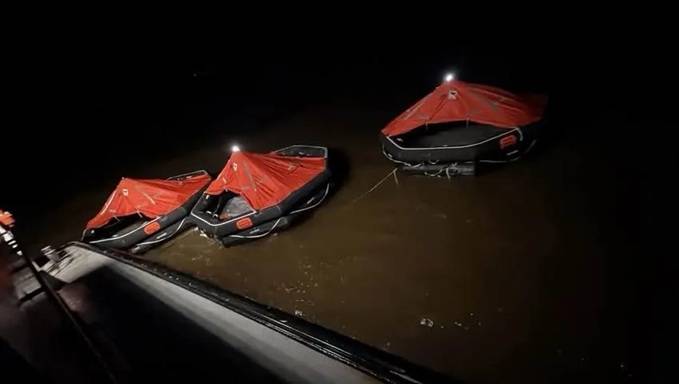 Balsa naufraga na Guiana e deixa dezenas desaparecidos