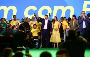 Flávio abre campanha com eleitorado consolidado, mas palanques ainda fragmentados