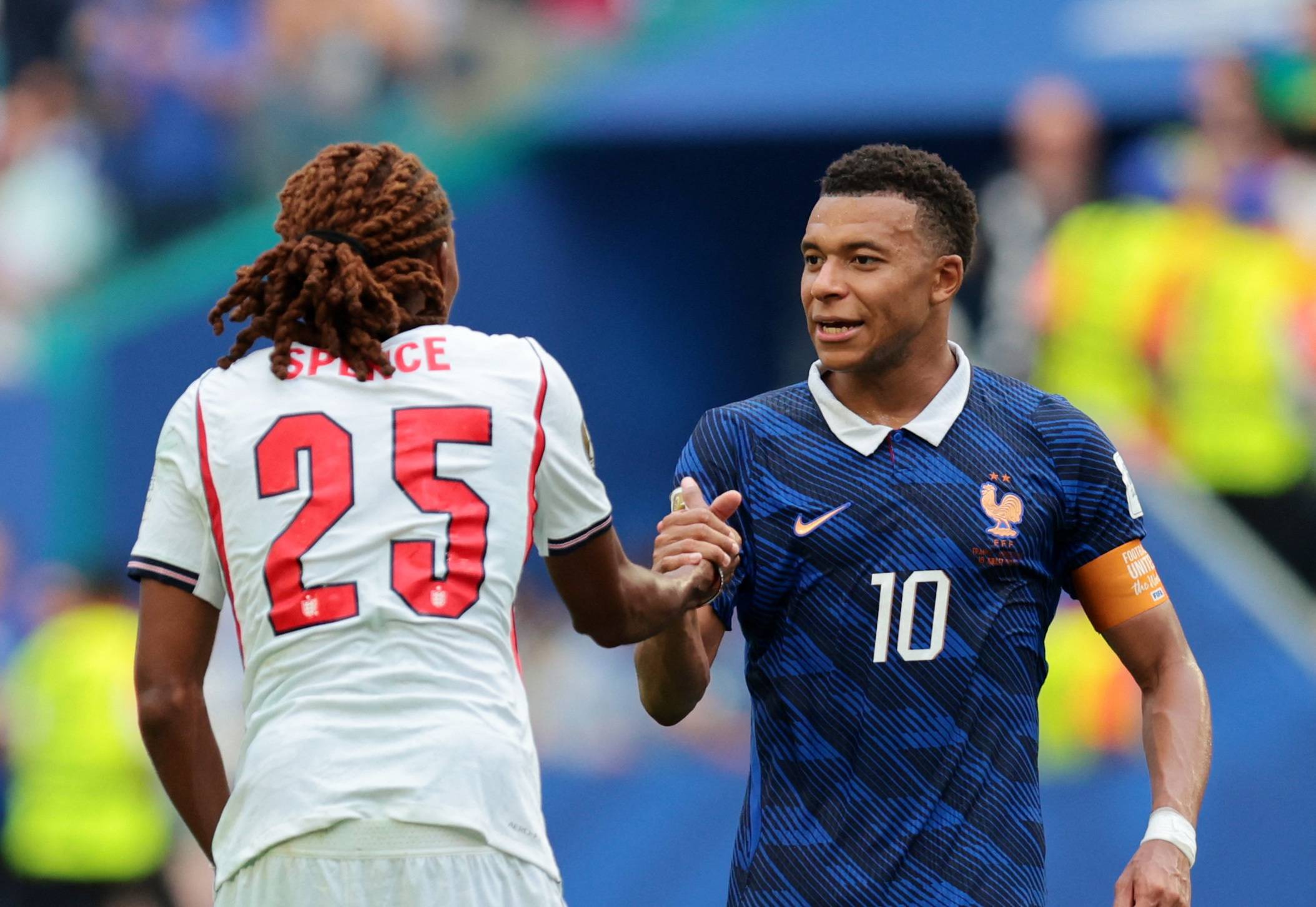 Nike e Adidas jogaram a Copa, mas quem perdeu foi o investidor