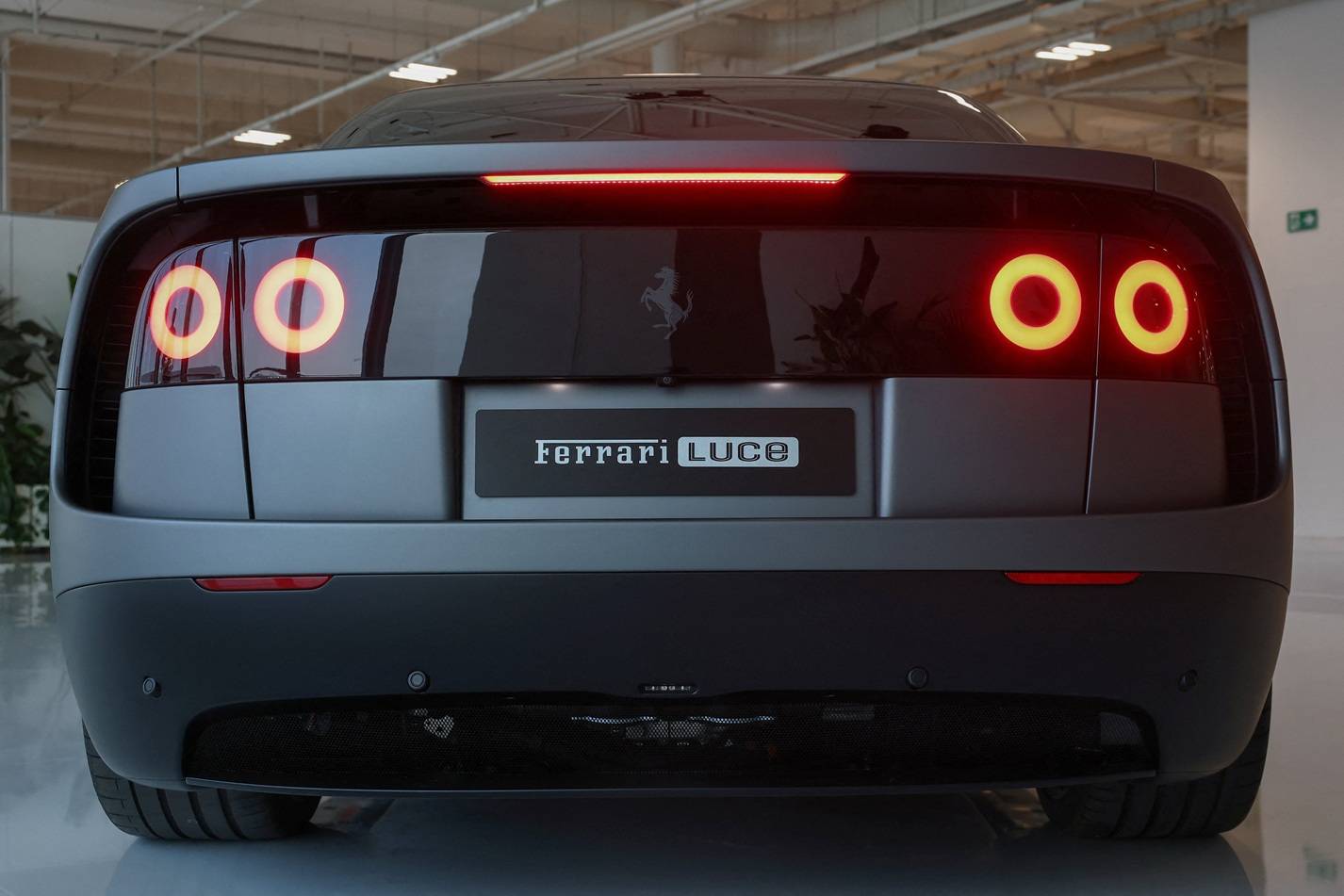 Como mercado chinês salvou o primeiro modelo 100% elétrico da Ferrari de um fracasso