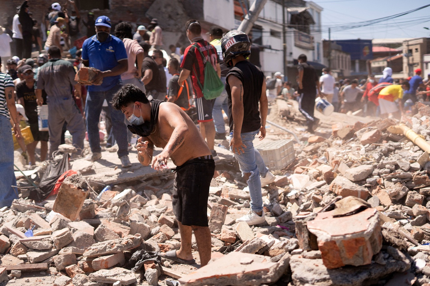 Mais de 100 pessoas morrem na Colômbia após terremoto mais forte deste século no país